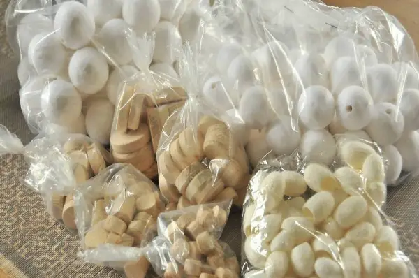 Rest div. Holzscheiben 15-40mm + Wattekugel 35-40mm + Kokon