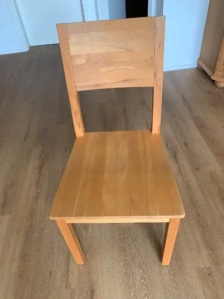 Holzstühle