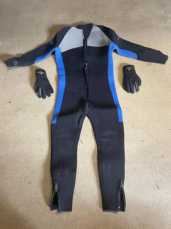 Tauchanzug mit Shorty
