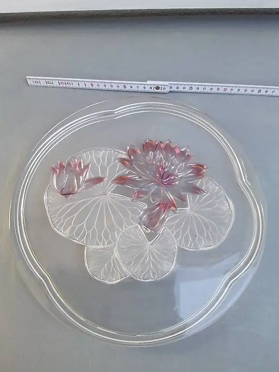 Kuchenplatte aus Glas mit Seerosenmotiv