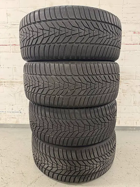 Winterreifen Hankook 245 40 19