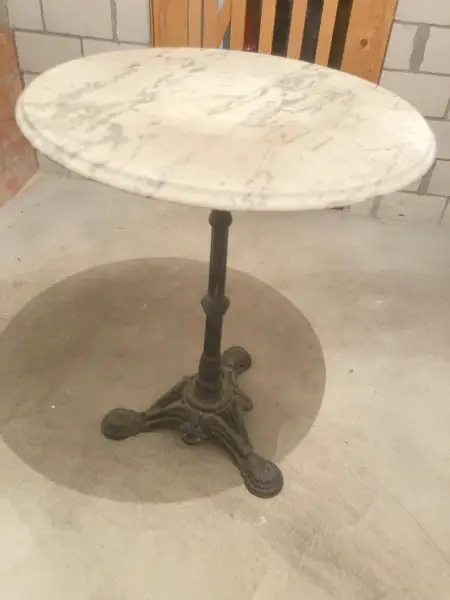 Original Antiker Bistrotisch mit Marmorplatte