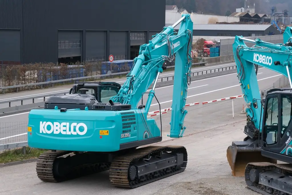 Kobelco SK 350 NLC-11E mit Verstellausleger