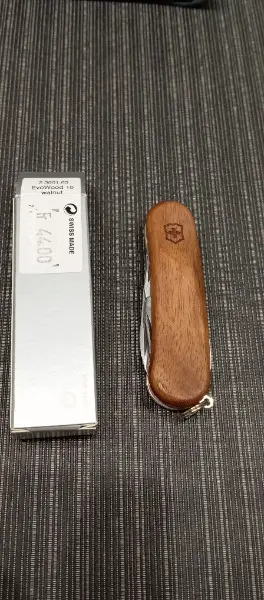 Victorinox Evo Wood 10 Walnut