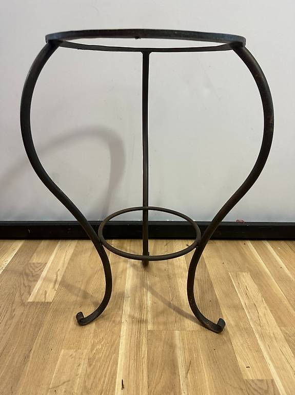 Blumenständer aus Eisen