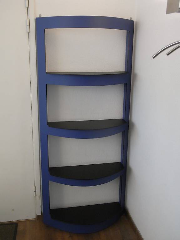 Wandregal mit 4 halbrunden Regalböden (aufklappbar)