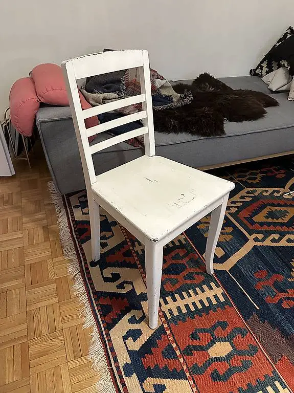 Holzstuhl zu verschenken