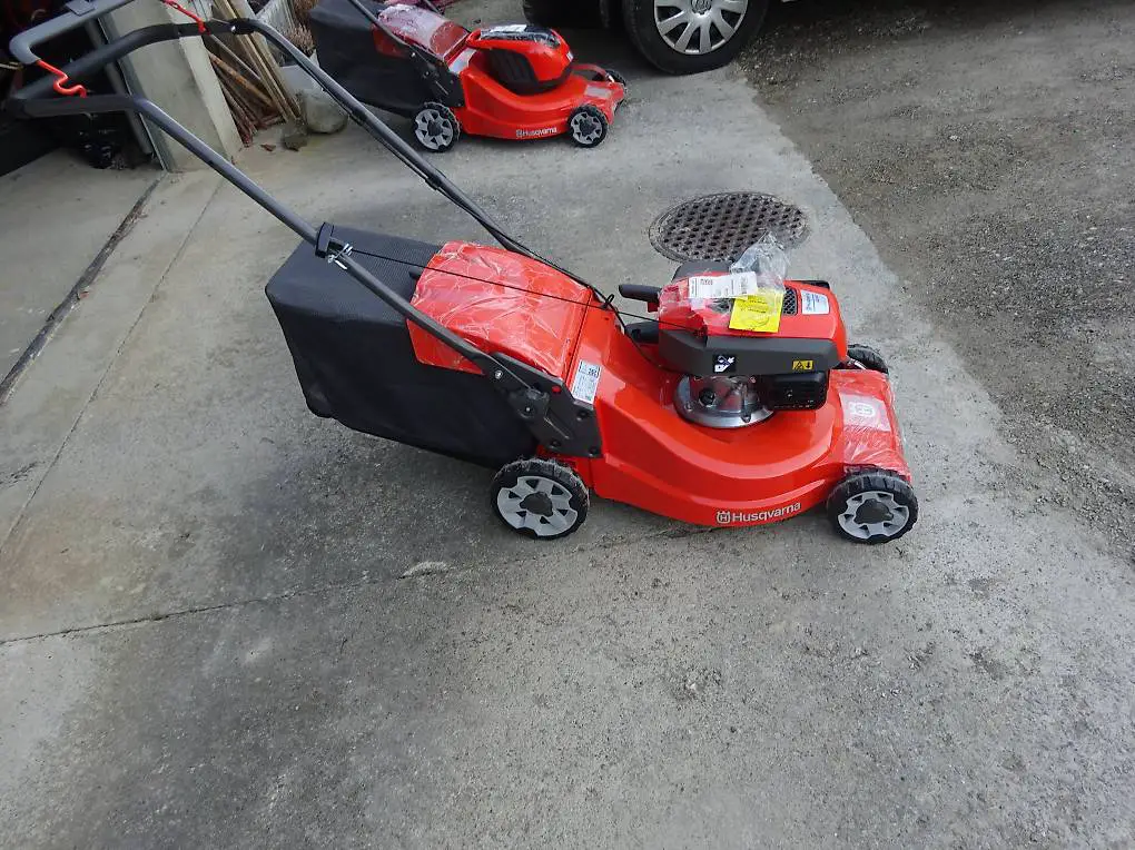 Rasenmäher Husqvarna LC151S mit Radantrieb