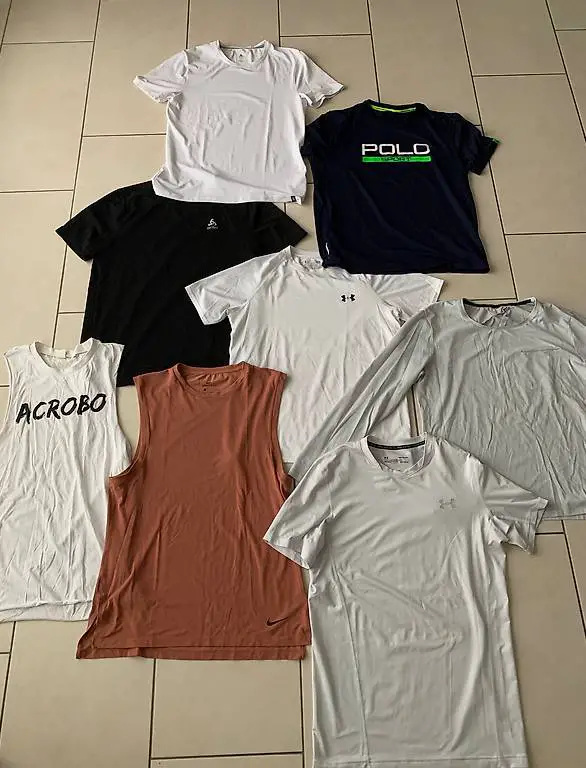 21 Oberteile, 5 Pullover, 8 Hosen, Gr. S-L, Preis für alles