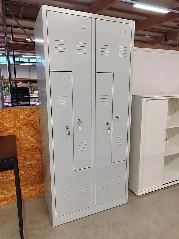 Garderobenschrank