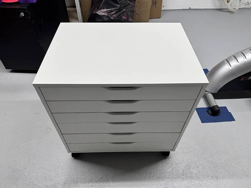 Ikea Schubladenkorpus weiss auf Rollen