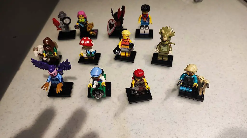 Lego 71045 minifigure serie 25 completa.