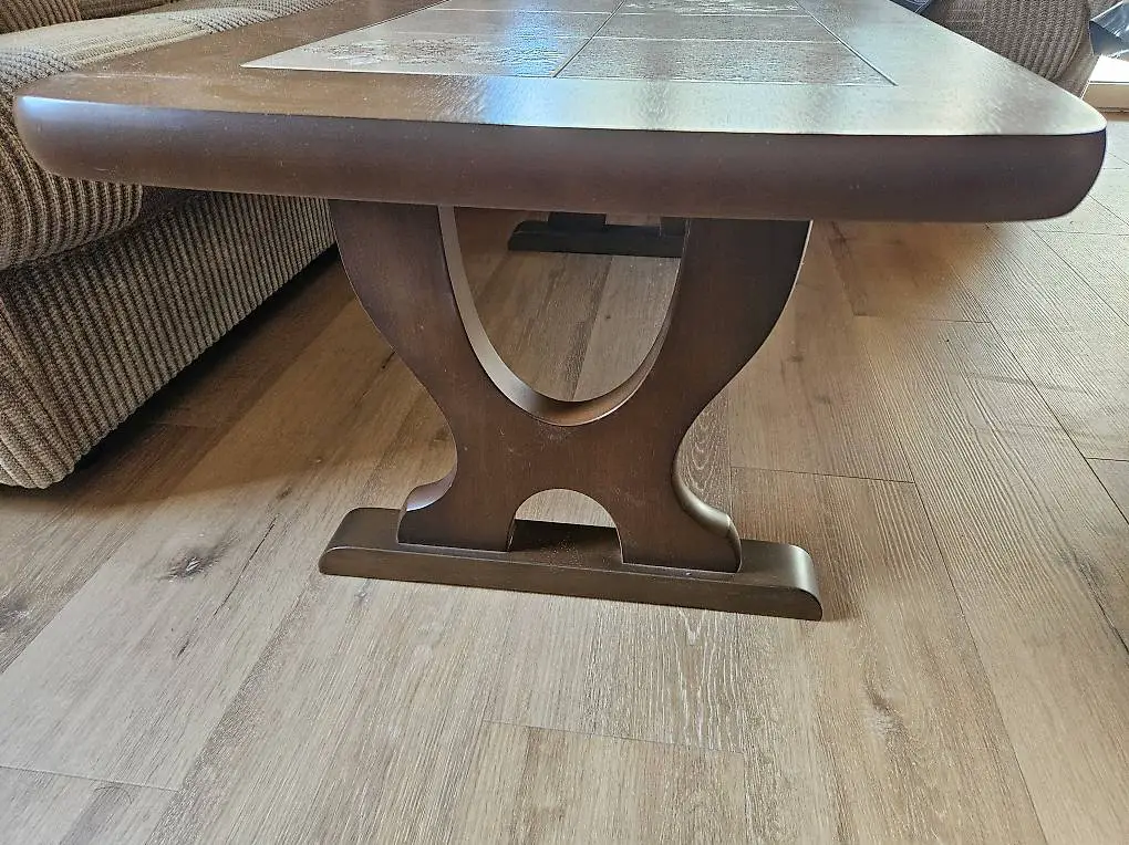 Salontisch, Nussbaumfarbig