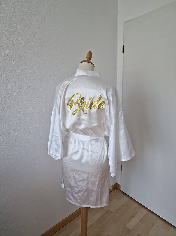 Satin Morgenmantel "Bride to be"