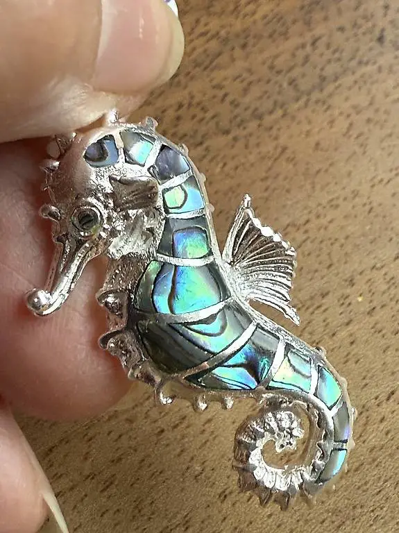 Silberanhänger: Seepferdchen mit Abalone