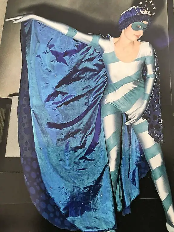 Umhang, Kopfschmuck, Schuhe, Maske, Fasnacht