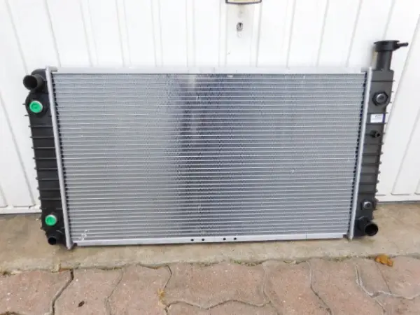 Cadillac Fleetwood Original GM AC Delco Kühler Neu