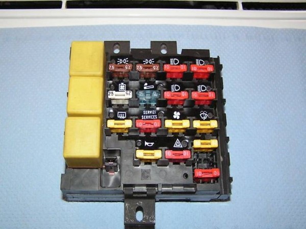 Lancia Delta Evo Integrale Sicherungsblock + Relaise