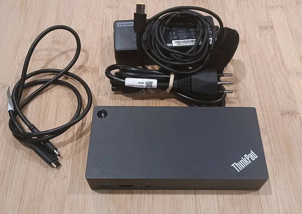Lenovo ThinkPad USB-C Dock 40A9 Docking Station mit Netzteil