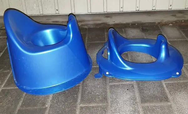 Wc aufsitzt und töpfli