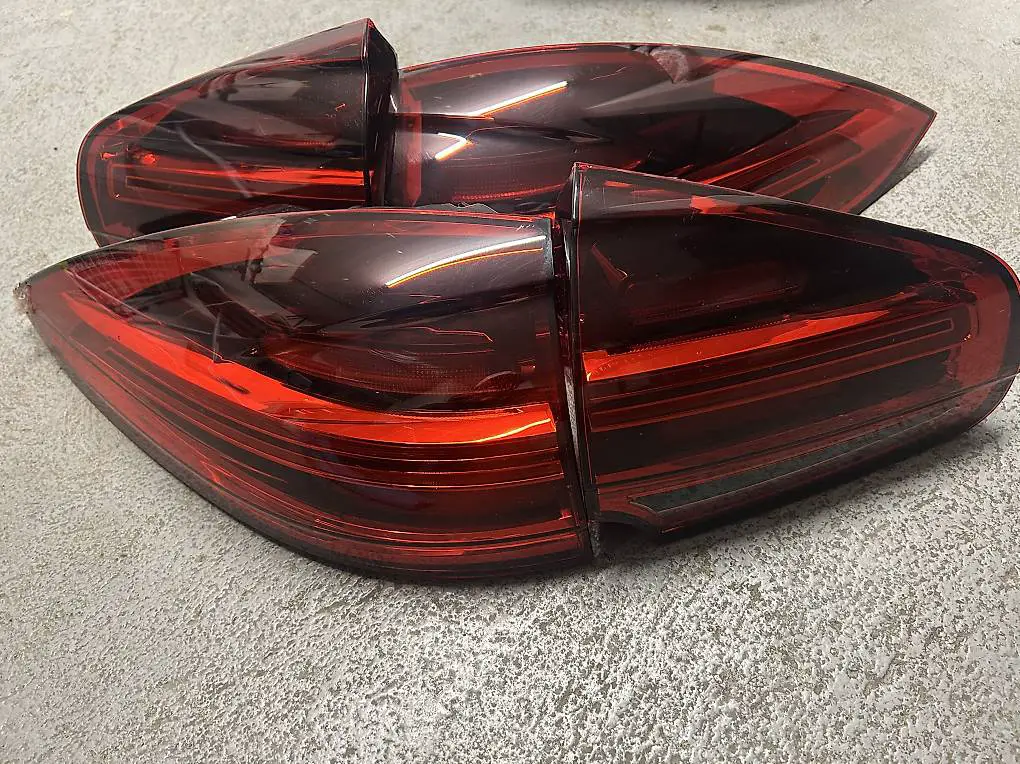 Cayenne Heck leuchten