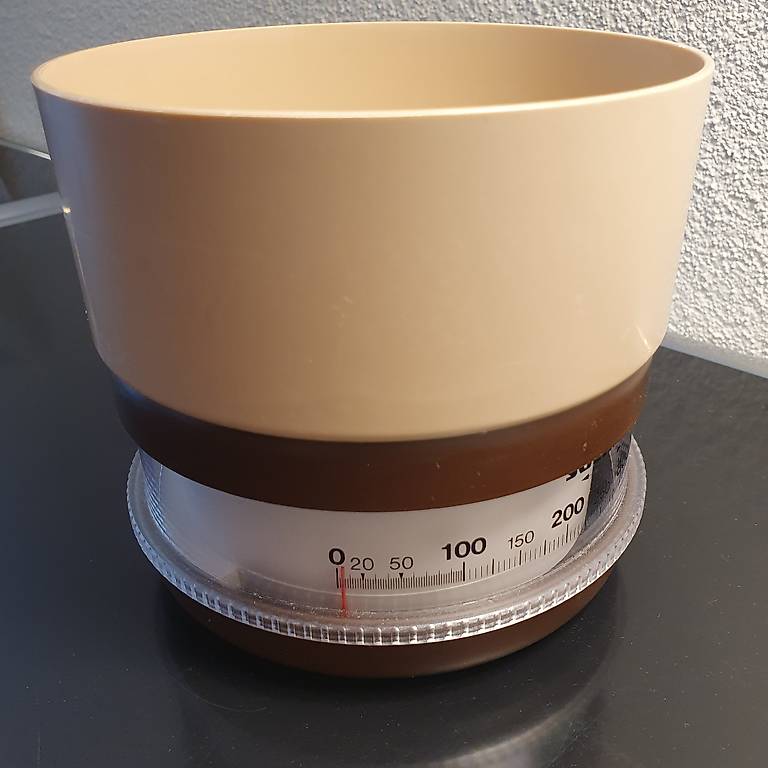 Analoge Küchenwaage mit Waagschale - bis 500 g