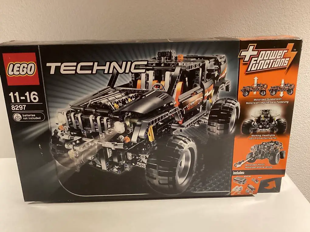 Lego Technik Grosser Geländewagen 8297 NEU