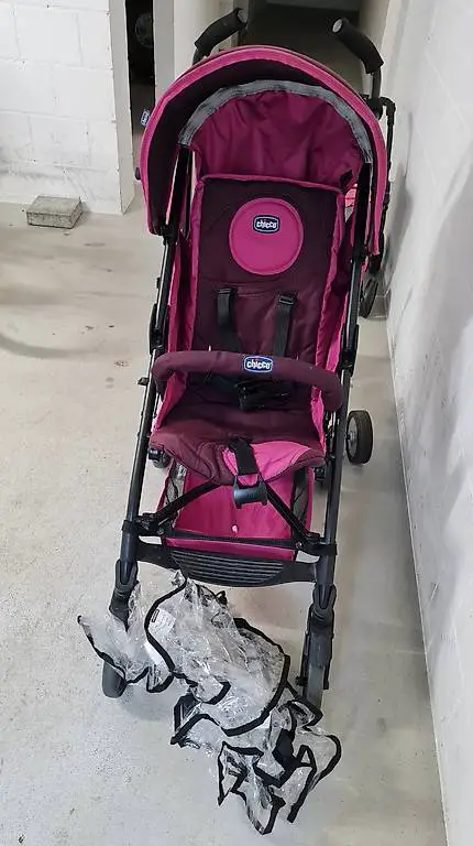 Chicco Kinderwagen violet mit Regenschutz