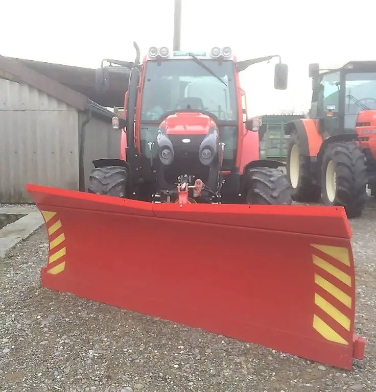 Lindner Schneepflug an 3-Punkt vollhydraulisch NEU