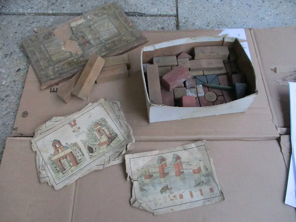 Antiker Baukasten um 1880 Stein-Baukasten Richter Fröbel