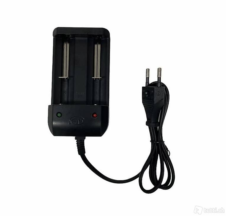  Universalladegerät für diverse Batterien