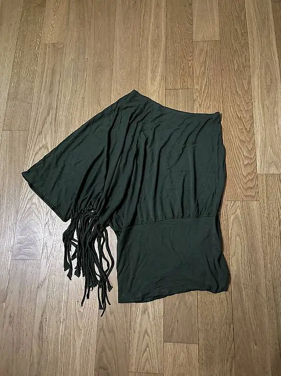 Cooles Oberteil (Minikleid) + Fransen & Schulterfrei