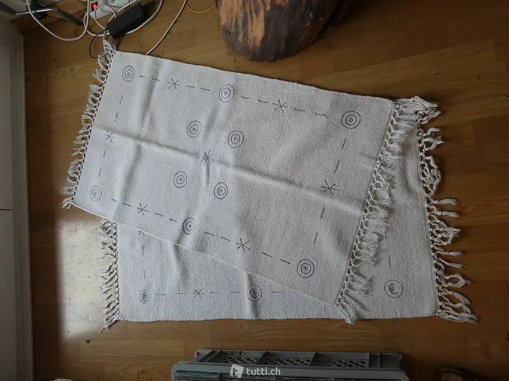 2 weiche Bettvorleger, Badeteppiche in beige