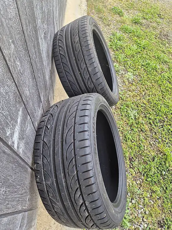 Pneu hankook ventus v12 245/40ZR17