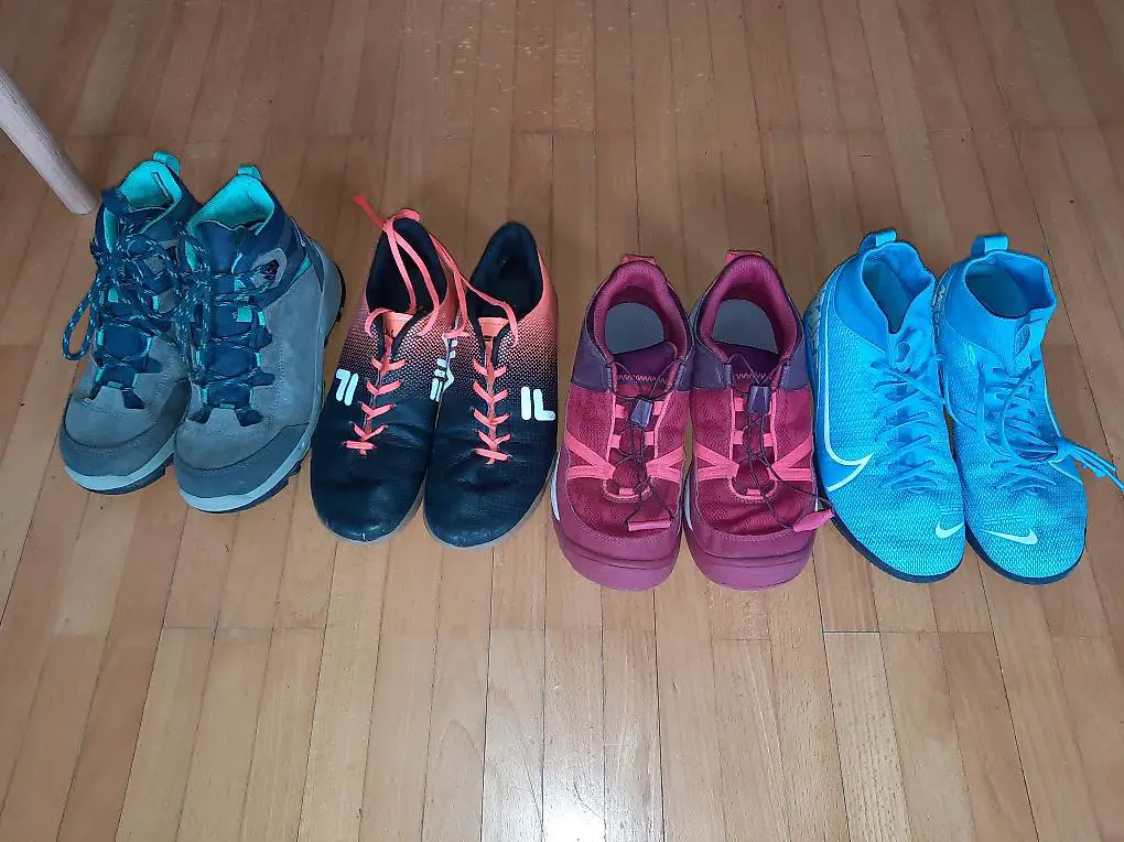 Hallenschuhe, Trekkingschuhe, Wanderschuhe Wanderstiefel