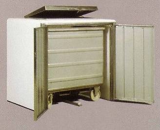 Containerbox aus Beton & Edelstahl