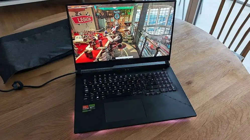 Asus Strix Scar 17 / Ryzen 9 7945HX / RTX 4080 / 32GB/ 2TB