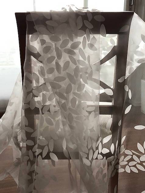 Vorhang mit Blätteroptik