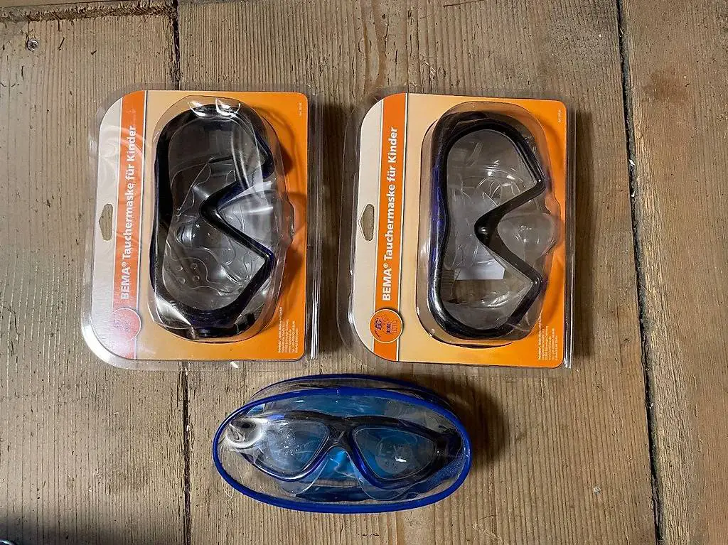 2 neue Taucherbrille (Preis pro Stück) 1 neue Schwimmbrille