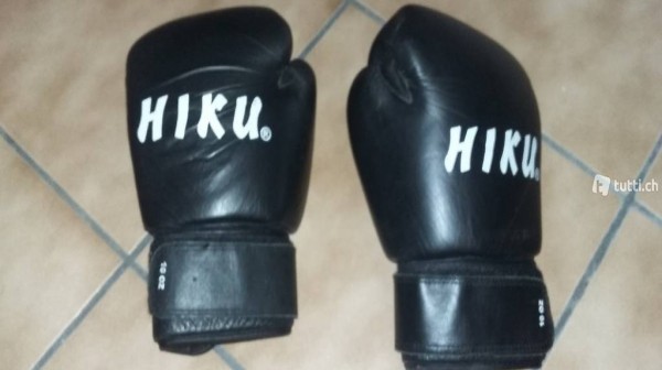 1 Paar gebrauchte HIKU Boxhandschuhe
