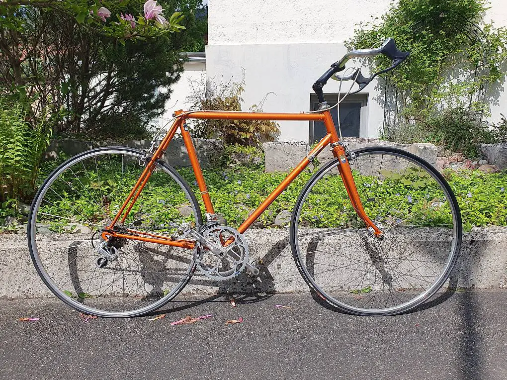Altes Rennvelo mit Shimano 600