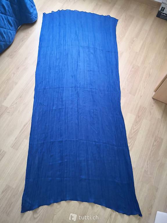 Schal in blau