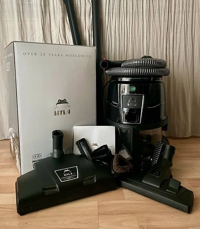NEU Hyla Staubsauger ungebraucht mit allem Zubehör