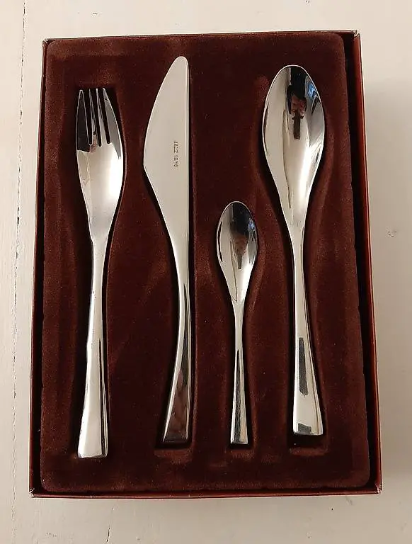 Essbesteck Set für 6 Personen, 24 teilig - NEU