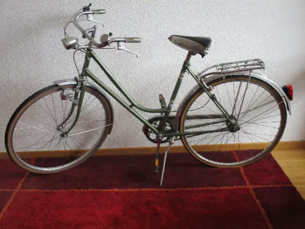 Schönes altes Damenvelo