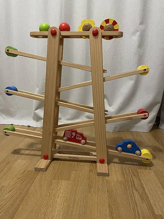 Eichhorn Kugelbahn Rollbahn mit Kugeln Blumen und Auto