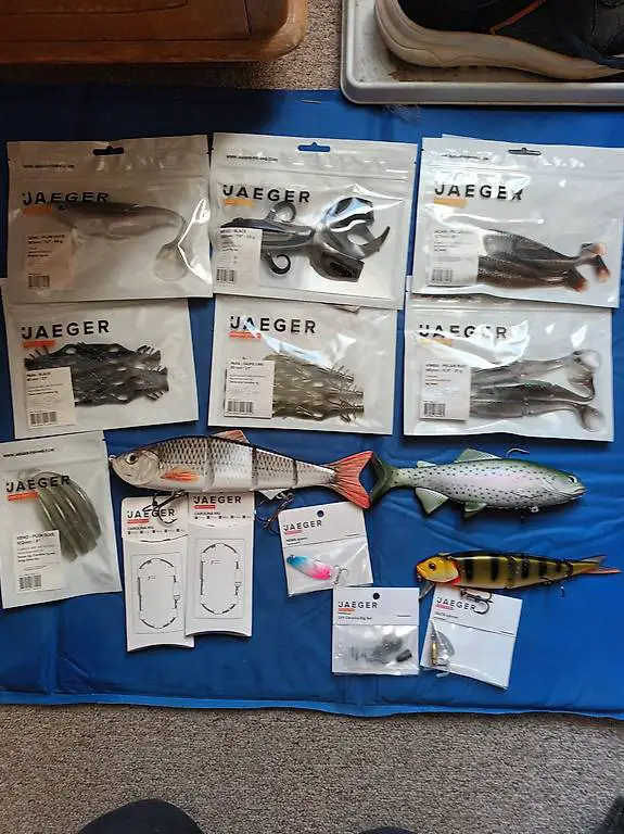 Diverse Angler Köder