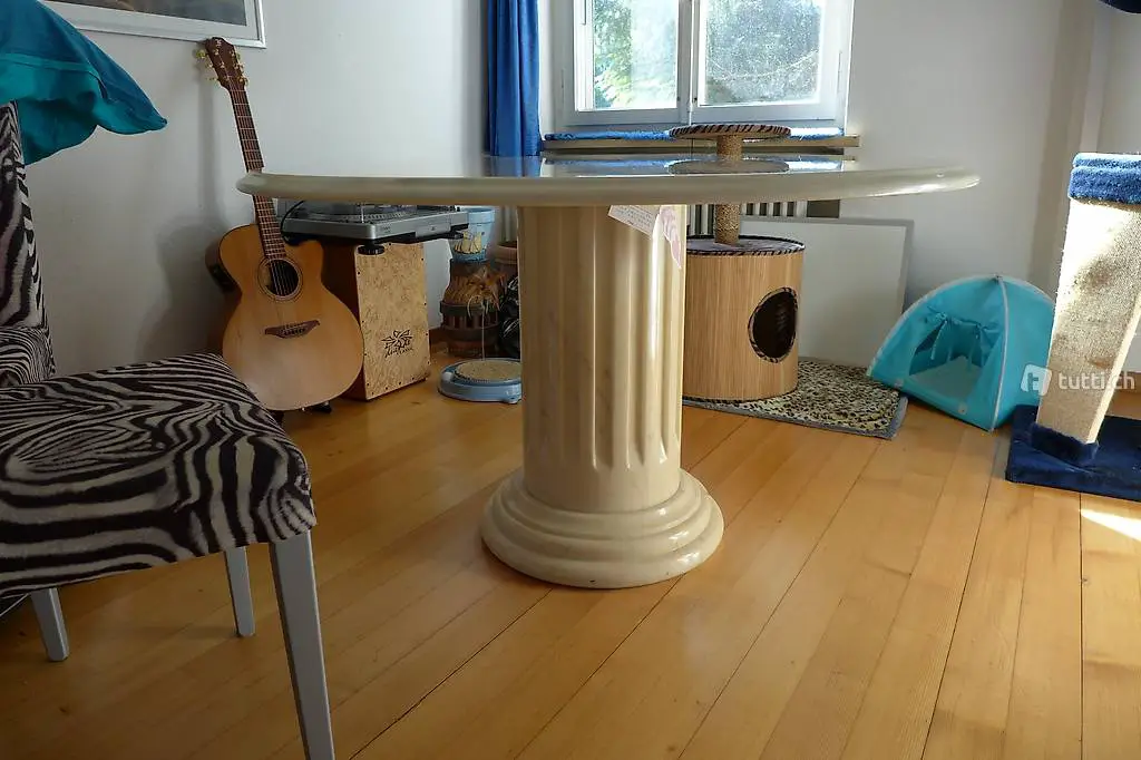 Marmortisch weiss mit Polyester-Schutz