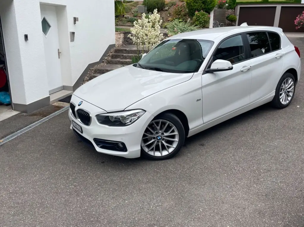 BMW 118i Sport Line Steptronic
