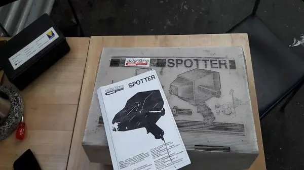 "SPOTTER"-Ausbeulgerät